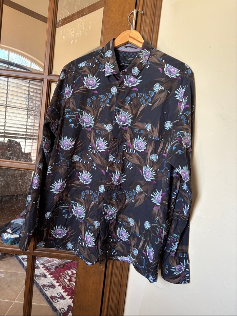 Ted Baker Floral/Snake Print Button down top! (7) 3X